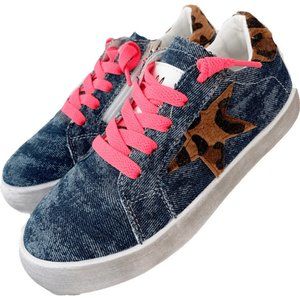 LOLA + THE BOYS | Girls Neon Pink Denim Animal Print Star Sneakers | Sz 8C (24)